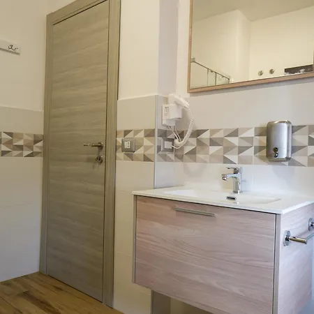 The Of Colours 招待所 3*